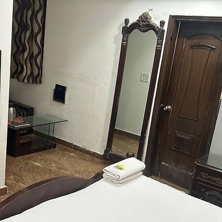 Hotel Today International New Delhi Luaran gambar